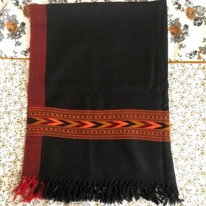 woolen stole/shawl. NEW (blanket scarf)Handmade in kullu.